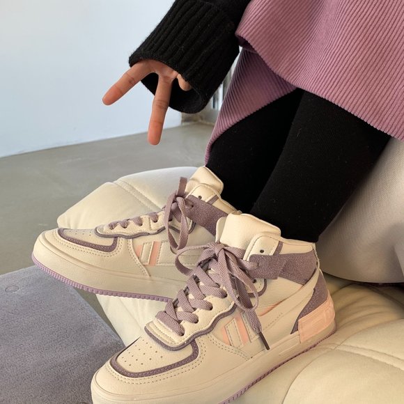 Hot sneakers of the season